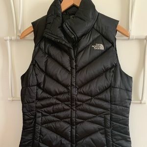 Womens 550 North Face puff vest